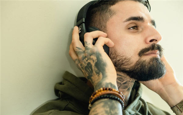 Şarkı müzik dinleyerek ingilizce öğrenmek