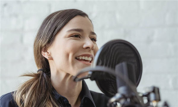 İngilizce podcast, diziler, filmler